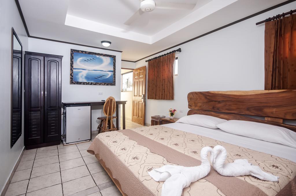 Cadillac Rock Beach Hotel Хако Номер фото