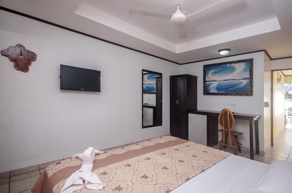 Cadillac Rock Beach Hotel Хако Номер фото