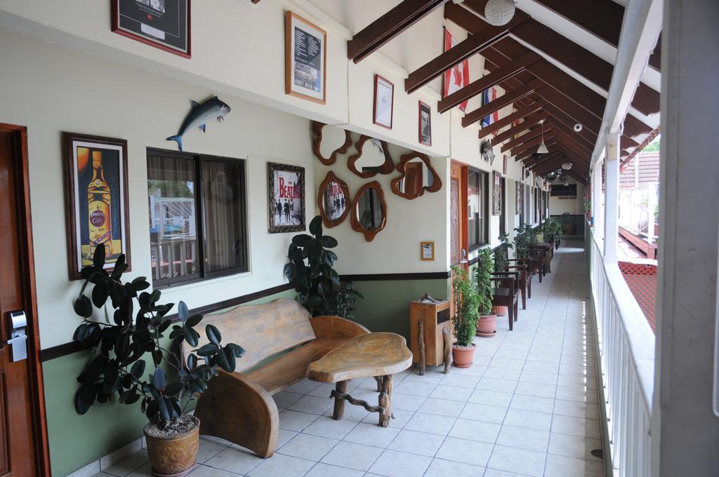 Cadillac Rock Beach Hotel Хако Екстер'єр фото