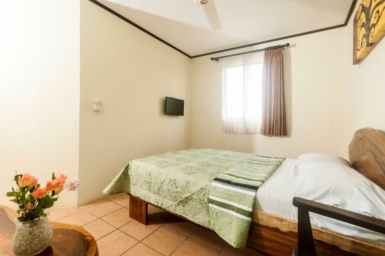 Cadillac Rock Beach Hotel Хако Екстер'єр фото