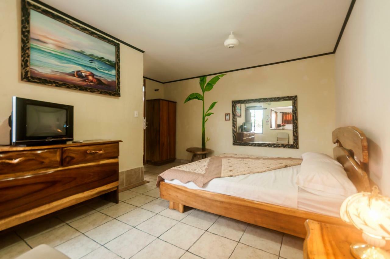 Cadillac Rock Beach Hotel Хако Екстер'єр фото